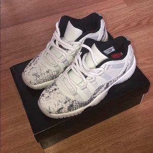 Air Jordan 11 Retro “Light Bone Snakeskin”